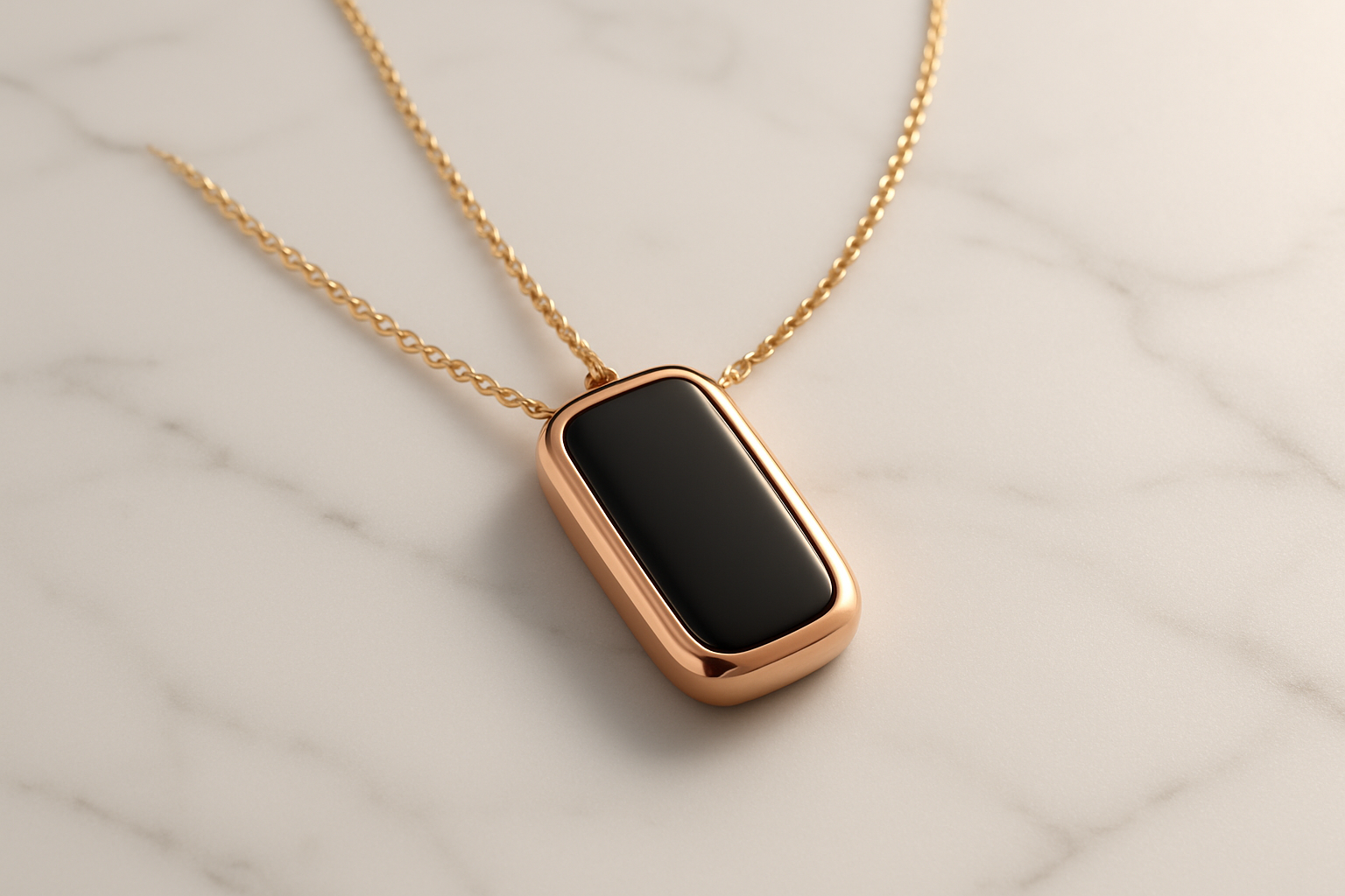 תליון חכם שמקליט רק אותך — מהנדסת אפל לשעבר גייסה $5 מיליון לגאדג׳ט שפותר את בעיית הפרטיות